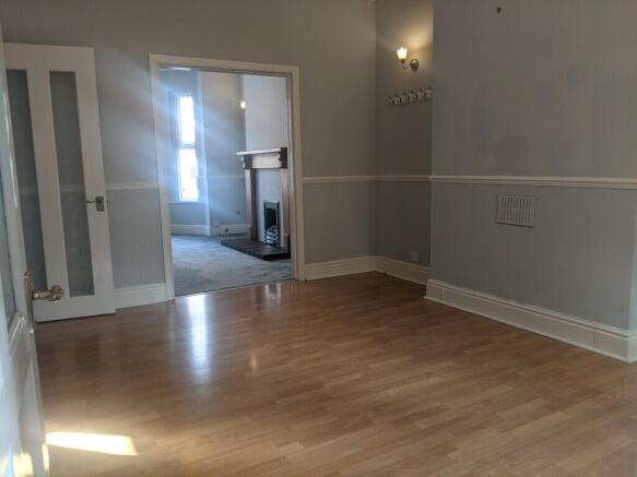 3 bed Terraced to rent Image 3
