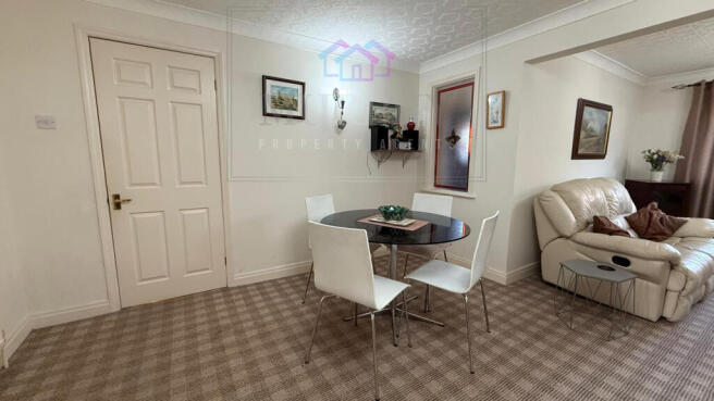 3 bed Bungalow for sale Image 9