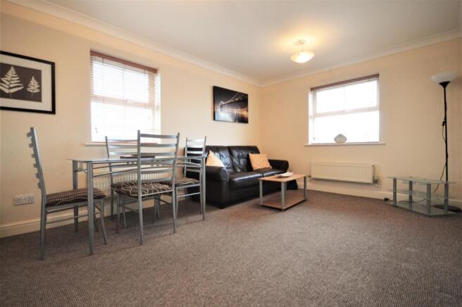 Lounge / Dining 