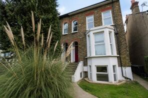 Flat 1, 22, Dagnall Park, South Norwood, London SE25 5PL
