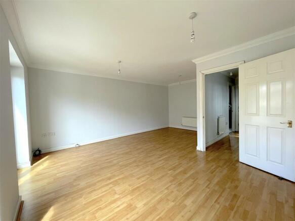 Living Room:Dining Room (2).jpeg