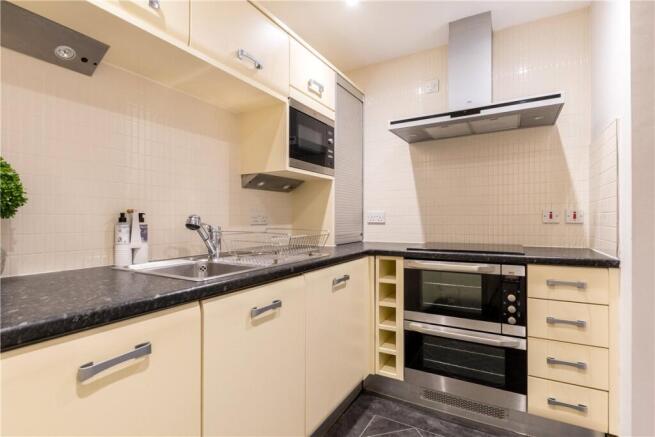 2 bed Apartment for sale Image 4