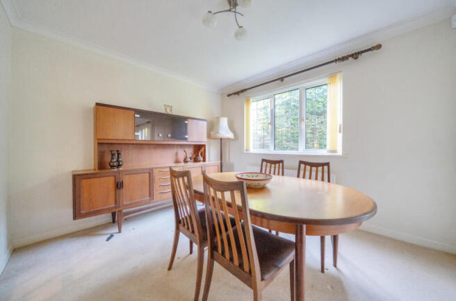 1424072-4-69a86ec...