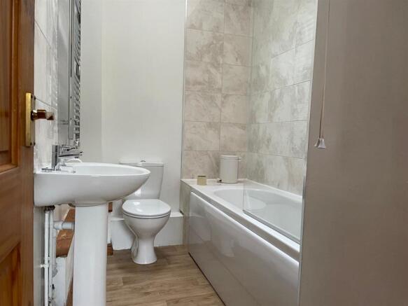 Bathroom.jpg