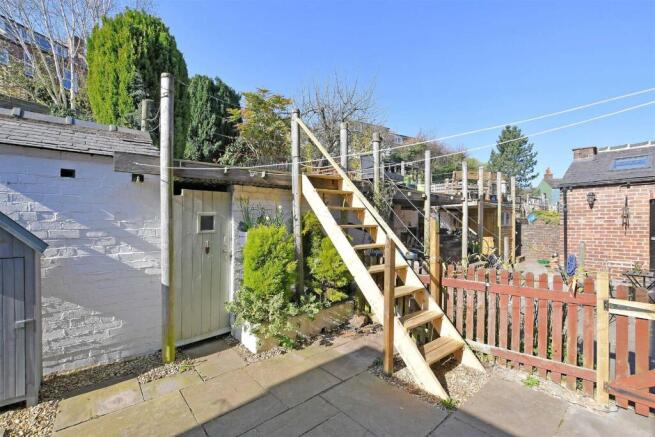 3 bed Terraced for sale Image 11