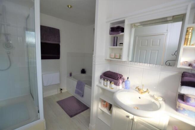 En-suite to master b