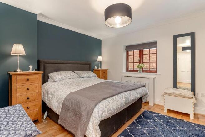 4 bed Detached for sale Image 8