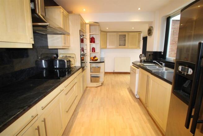 kitchen 1.JPG