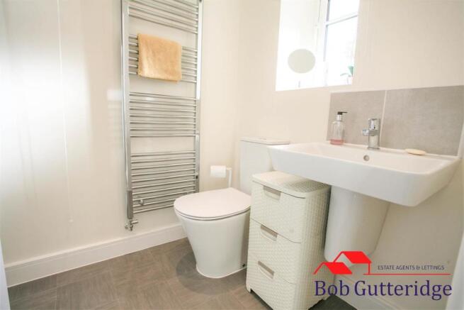 EN SUITE SHOWER ROOM