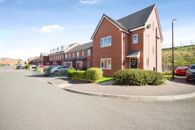4-bed detached on Chelmsford Drive, COVENTRY, £390,000