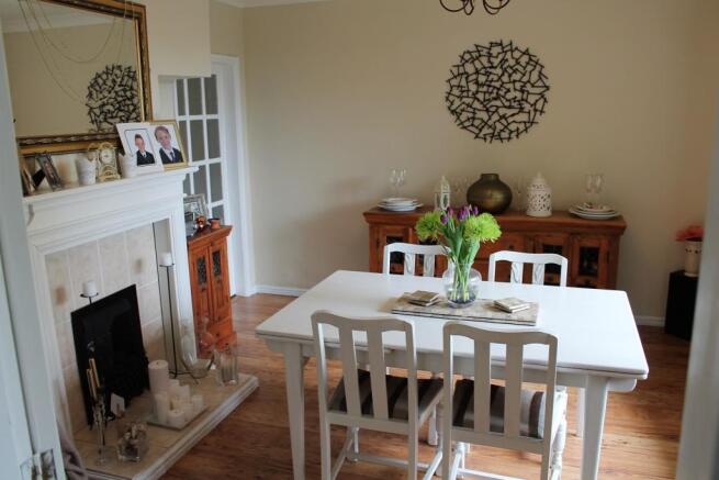 Lounge/Dining Room