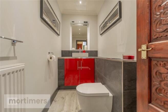2pc Cloakroom