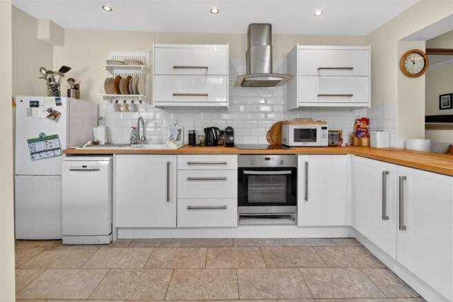 2 bed Terraced for sale Image 7
