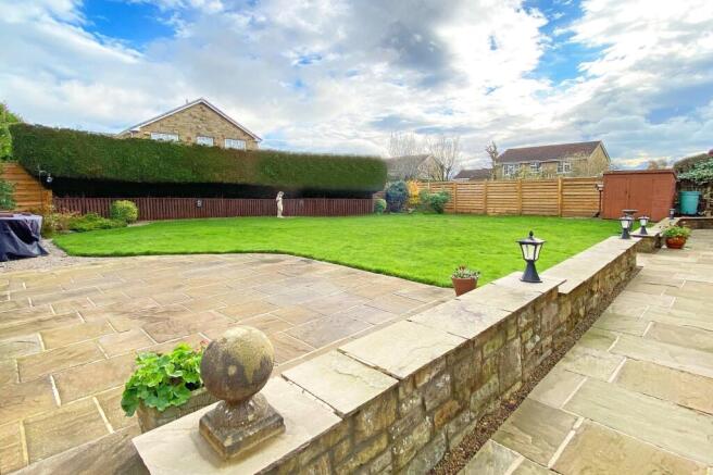 4 bed House for sale Image 4