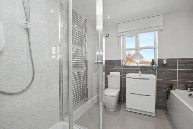 5 bed Detached for sale Image 12