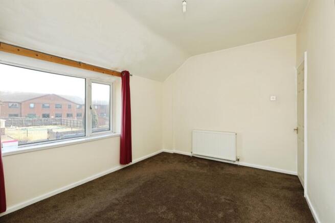 3 bed Terraced for sale Image 11