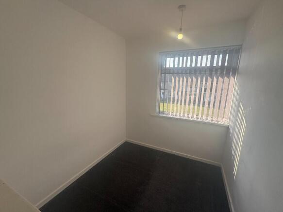 3 bed Terraced to rent Image 6