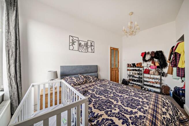 2 bed Flat for sale Image 10