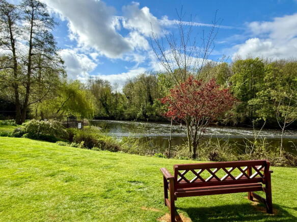 2 bed Flat for sale Image 12