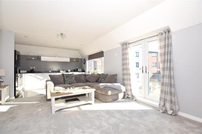 Kitchen/Lounge/Dining Area