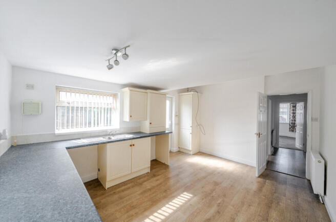 3 bed Bungalow for sale Image 4