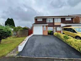 5, Helston Close, Wordsley DY8 5DA