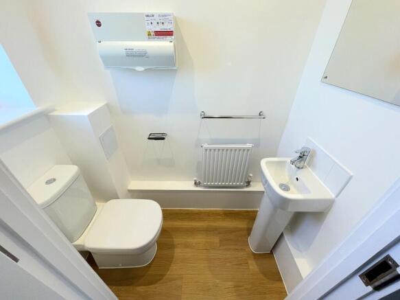 2 bed Semi-Detached to rent Image 7