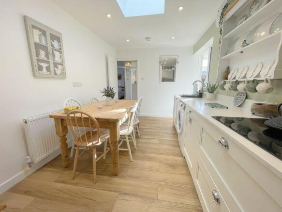 Caroline Close, Wivenhoe, CO7 photo 4