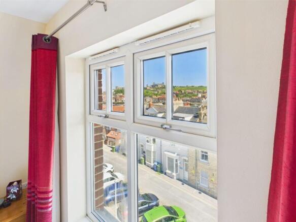 3 bed Apartment for sale Image 12