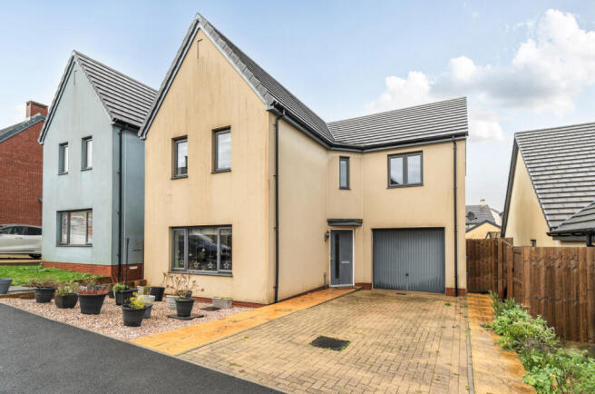 4-bed detached on Oathills Crescent, Paignton, Devon, £190,000