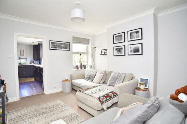 3 bed House for sale Image 4