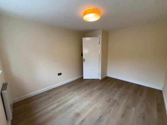 2 bed Flat to rent Image 9