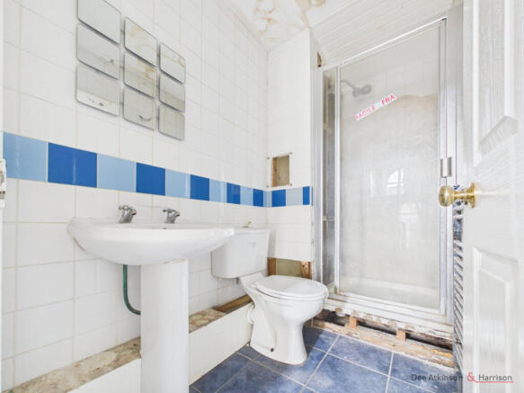 6 bed Town House for sale Image 7