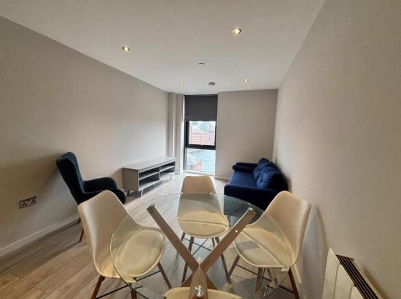802 park - Living Room 2.jpeg
