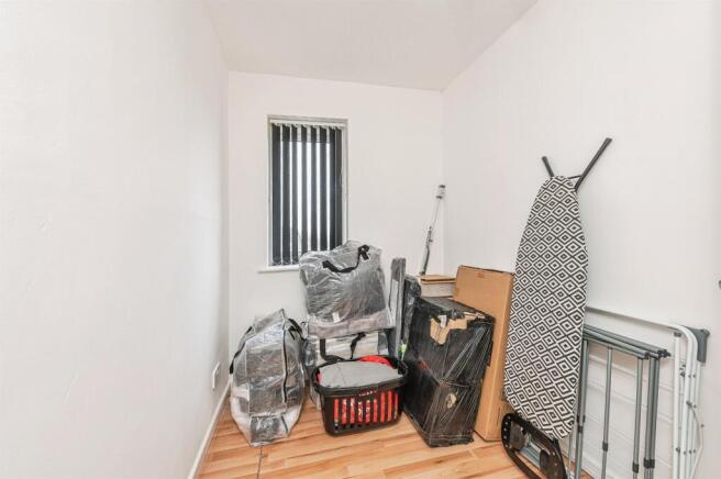 3 bed Terraced for sale Image 9