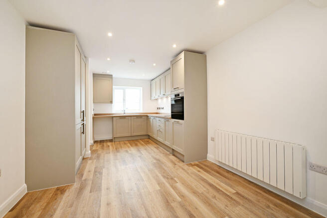 3 bed Town House for sale Image 5