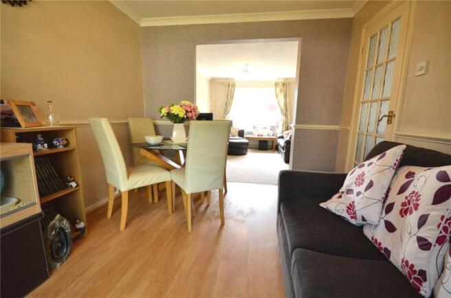 Lounge/Dining Area