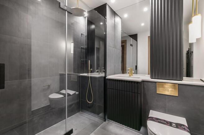 En-Suite Bathroom