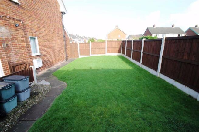 SIDE GARDEN
