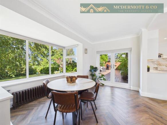 4 bed Detached for sale Image 5