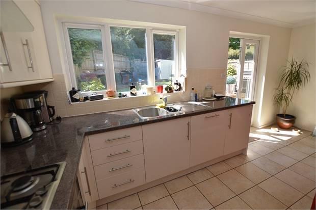 KITCHEN CONT