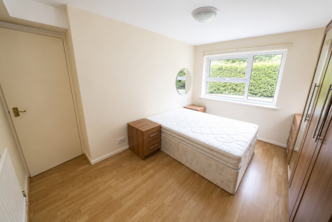2 bed Apartment to rent Image 6