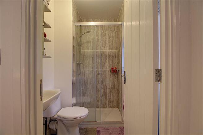 Ensuite to Bed 1