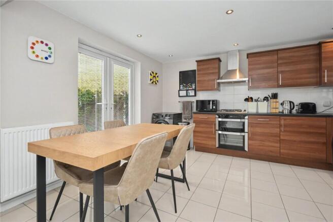 3 bed Town House for sale Image 4