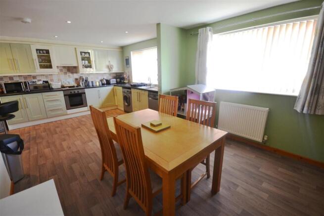 kitchen 1.jpg