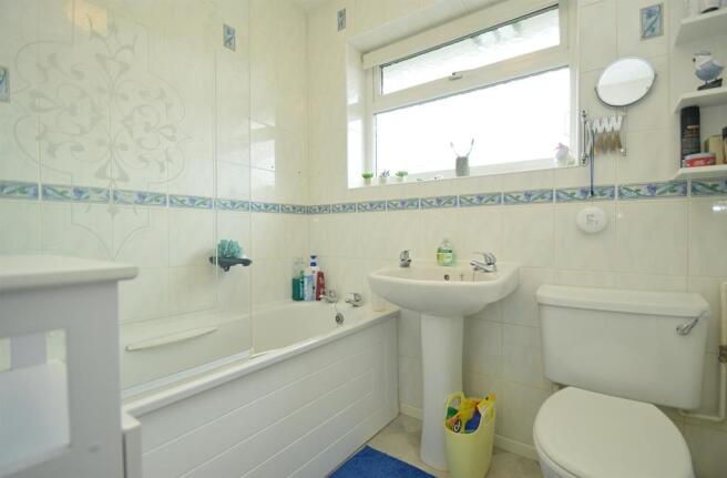 Bathroom1.jpg