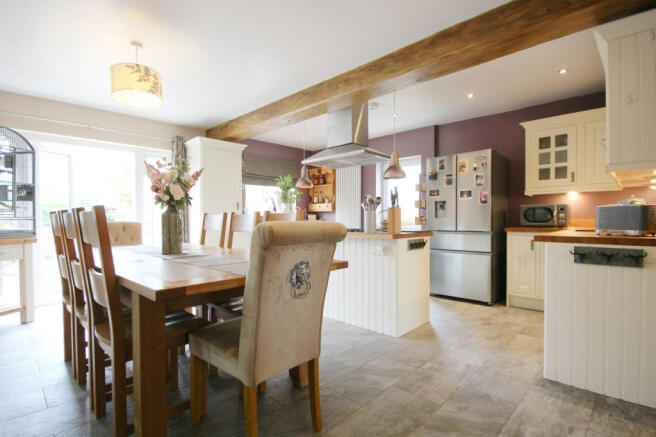 Kitchen/Dining Room