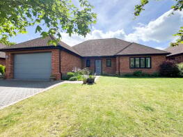 19 Catkins, Station Road, Hailsham BN27 4EU
