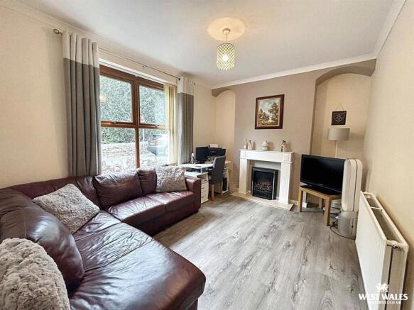 WhatsApp Image 2025-09-30 at 12.24.43 (6) - Copy.j