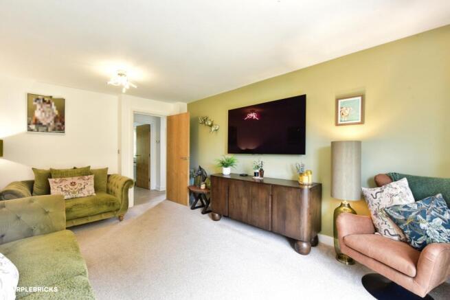 4 bed Semi-Detached for sale Image 10